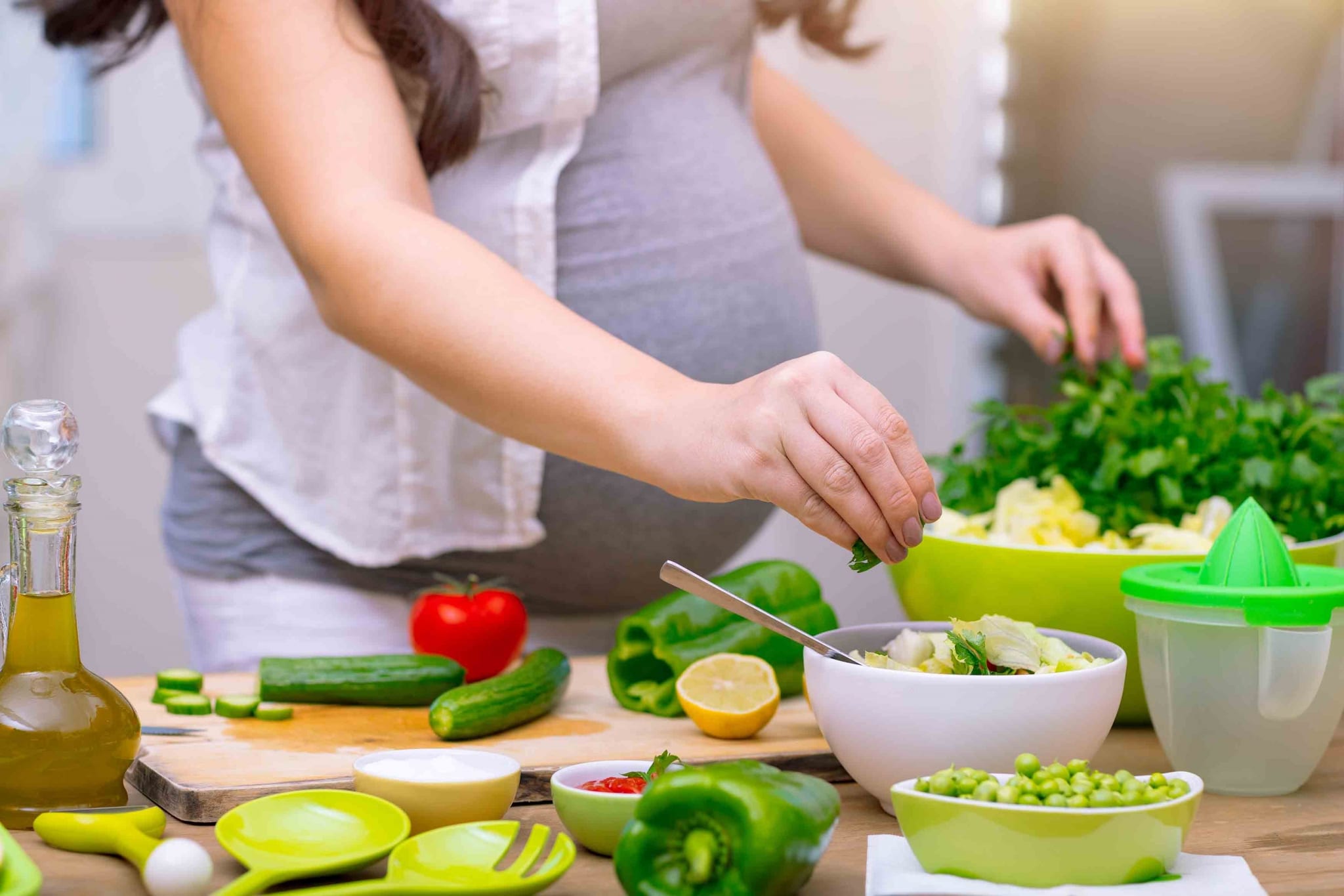 Die Ernährung in der Schwangerschaft bzw. von Babys im ersten Lebensjahr beeinflusst nachhaltig die KINDLICHE DARMFLORA und damit das Auftreten von ALLERGIEN.